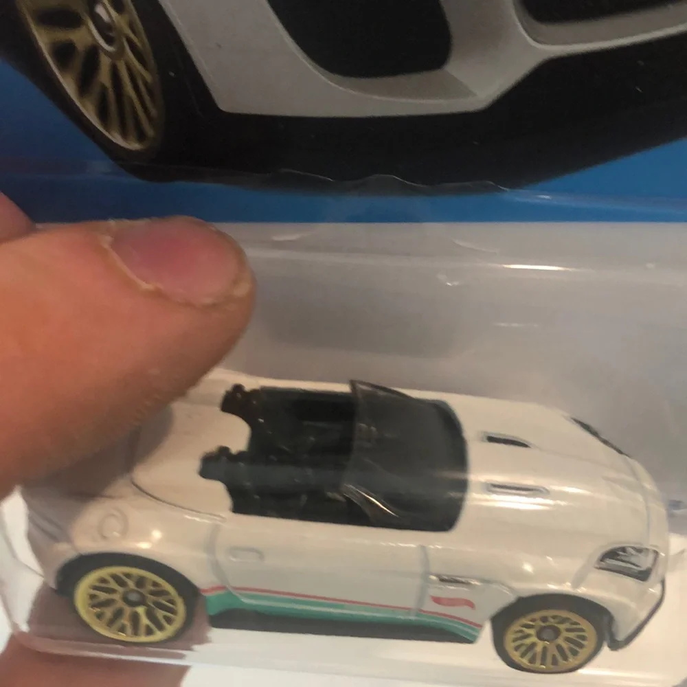 '15 Jaguar F-Type Project 7 Toy Car - White and Gold
